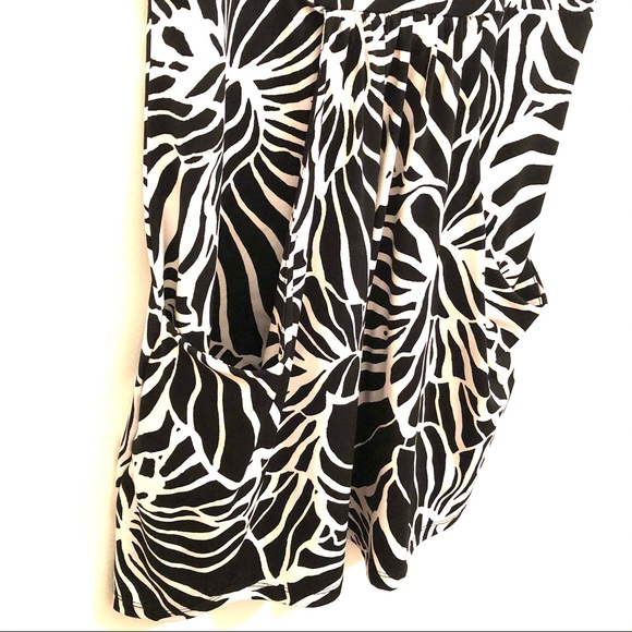 💙3/$25 Like New Tropical Swim Cover-up/Dress with Open Pockets- Small - Picture 3 of 6